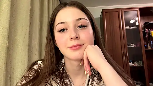 Adel strongwoman online show from 04/07/26, 06:41