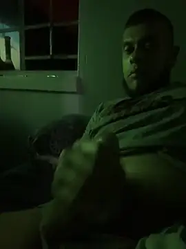 Snapshot of Smallboybigworld chatting on 12/15/25, 10:14 Smallboybigworld online show from 12/15/25, 10:14