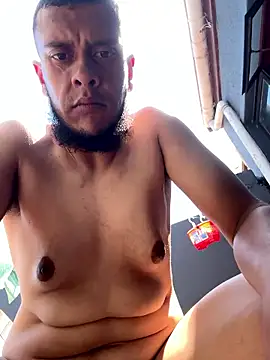 Snapshot of Smallboybigworld chatting on 01/11/26, 08:41 Smallboybigworld online show from 01/11/26, 08:41