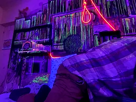 3615-ULLA online show from 10/25/25, 05:19