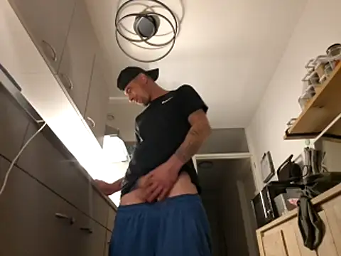 kompiee online show from 11/21/25, 12:43