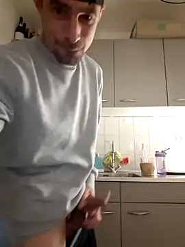 kompiee online show from 02/02/26, 02:54