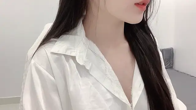 Snapshot of ___Lily___ chatting on 04/25/26, 04:26 Lily online show from 04/25/26, 04:26