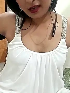 Snapshot of Queen_Kushi4 chatting on 04/24/26, 05:04 Queen Kushi4 online show from 04/24/26, 05:04