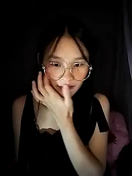 saronla 03 online show from 10/27/25, 03:49