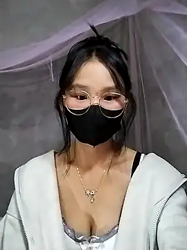 saronla 03 online show from 12/05/25, 07:10