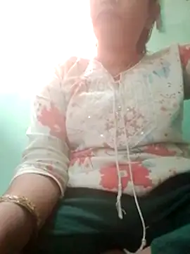 Snapshot of Chandrakanta-Devi chatting on 11/09/25, 10:02 Chandrakanta-Devi online show from 11/09/25, 10:02