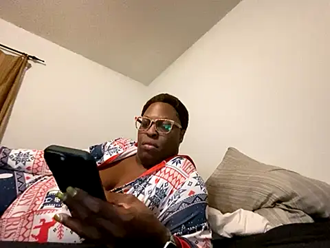 Snapshot of KANDIS864 chatting on 09/25/25, 11:41 KANDIS864 online show from 09/25/25, 11:41