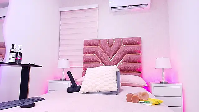 emma madi online show from 12/20/25, 12:01