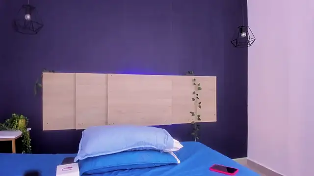 MelannyCollins   online show from 11/16/25, 12:55