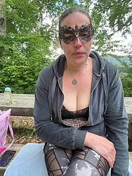 Snapshot of Nadja_Noir chatting on 05/16/26, 03:00 Nadja Noir online show from 05/16/26, 03:00