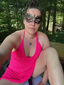 Snapshot of Nadja_Noir chatting on 05/24/26, 11:15 Nadja Noir online show from 05/24/26, 11:15