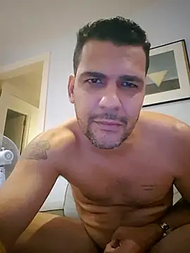 Snapshot of felipebcn chatting on 12/15/25, 01:04 felipebcn online show from 12/15/25, 01:04