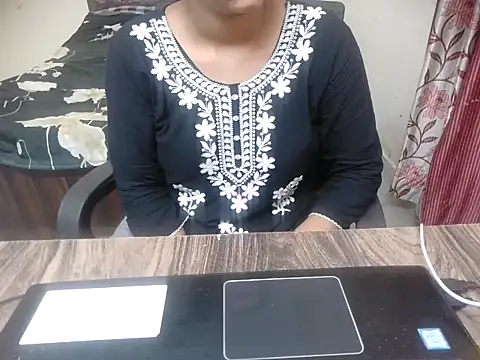 lusty kaira online show from 07/24/26, 06:00
