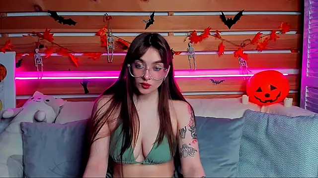 Emily Tylerr online show from 11/05/25, 08:14