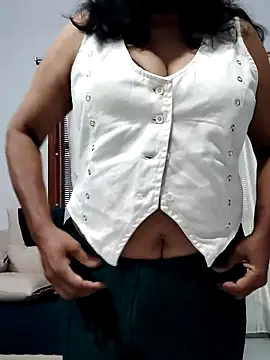 mallu-lover online show from 04/15/26, 01:23