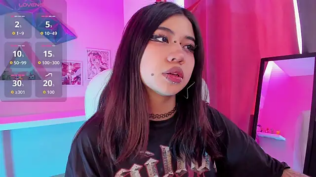 Snapshot of pinkk_deemon chatting on 09/17/25, 01:35 pinkk deemon online show from 09/17/25, 01:35