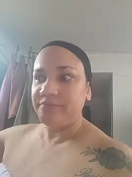 ROOSEQUEEN online show from 11/28/25, 04:09