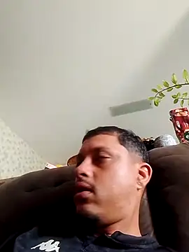 Snapshot of Deza-10 chatting on 11/26/25, 11:33 Deza-10 online show from 11/26/25, 11:33