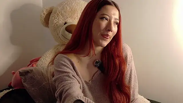 lunnaa  online show from 11/27/25, 03:08