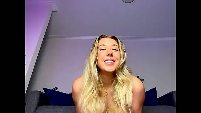 Snapshot of louiseberkeley chatting on 02/25/26, 12:31 louiseberkeley online show from 02/25/26, 12:31