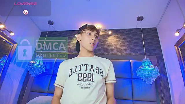 Snapshot of Twinkie_Hung chatting on 09/11/25, 09:26 Twinkie Hung online show from 09/11/25, 09:26