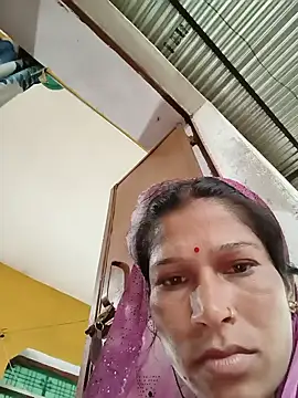 Snapshot of Sonam_pandeyji chatting on 06/17/26, 12:13 Sonam pandeyji online show from 06/17/26, 12:13