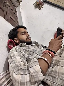 yashuuuu021 online show from 09/24/25, 03:37