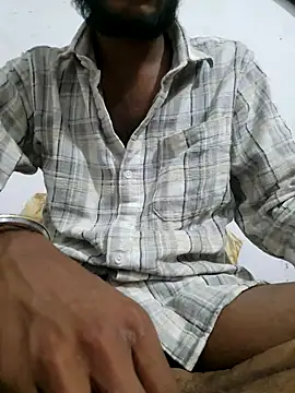 yashuuuu021 online show from 10/18/25, 07:58