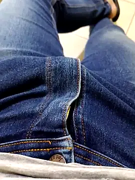 Snapshot of JoaoPedro17cm chatting on 09/18/25, 01:35 JoaoPedro17cm online show from 09/18/25, 01:35