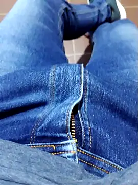 Snapshot of JoaoPedro17cm chatting on 09/25/25, 03:38 JoaoPedro17cm online show from 09/25/25, 03:38