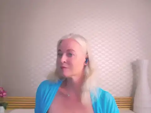 Snapshot of Anais_Janson chatting on 08/05/26, 04:10 Anais Janson online show from 08/05/26, 04:10