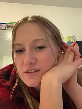 Snapshot of myasecrets chatting on 10/20/25, 12:33 myasecrets online show from 10/20/25, 12:33