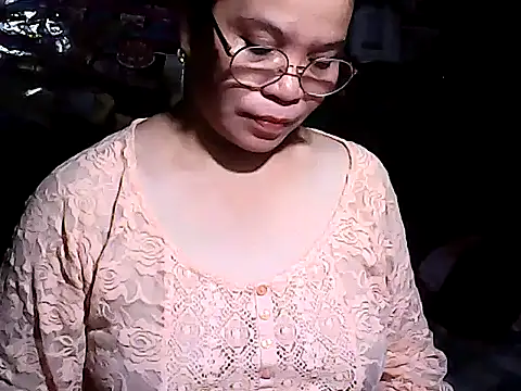 Adeline05 online show from 12/04/25, 09:18