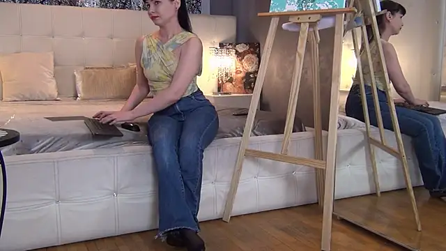 Snapshot of LadyValeriaXO chatting on 02/24/26, 11:52 LadyValeriaXO online show from 02/24/26, 11:52