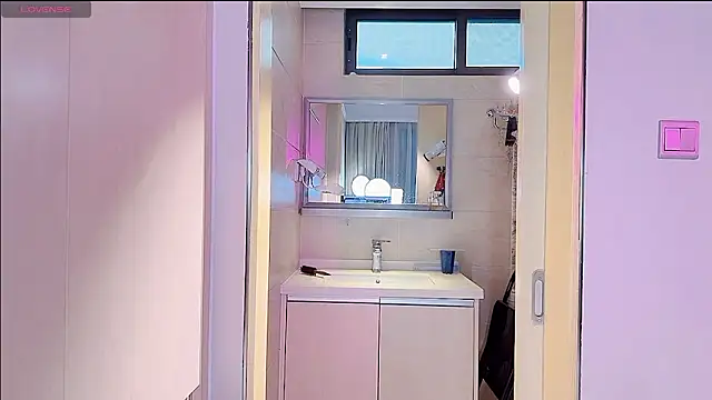 Snapshot of lucy-66 chatting on 10/12/25, 09:08 lucy-66 online show from 10/12/25, 09:08