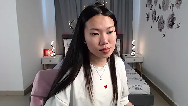 LunaPurrr online show from 09/09/25, 11:26