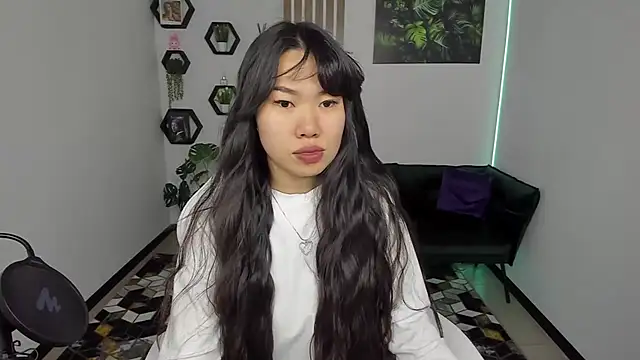 LunaPurrr online show from 11/11/25, 01:05