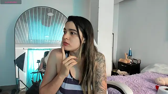 Snapshot of MiaVillalobos chatting on 05/02/26, 03:06 MiaVillalobos online show from 05/02/26, 03:06