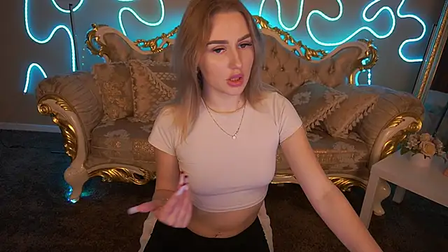 Snapshot of GabriellaJass chatting on 10/07/25, 04:37 GabriellaJass online show from 10/07/25, 04:37