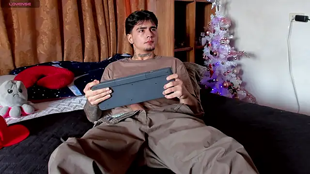 JamesDeker online show from 12/19/25, 01:18