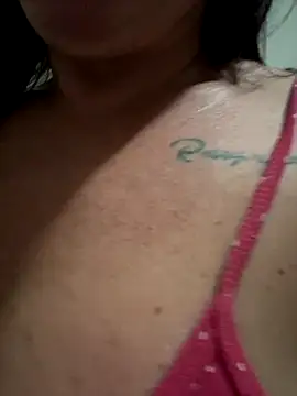 Snapshot of MaluLemos chatting on 10/04/25, 09:35 MaluLemos online show from 10/04/25, 09:35