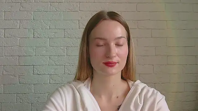 Snapshot of Alice_Sweet_01 chatting on 12/18/25, 11:38 Alice Sweet 01 online show from 12/18/25, 11:38