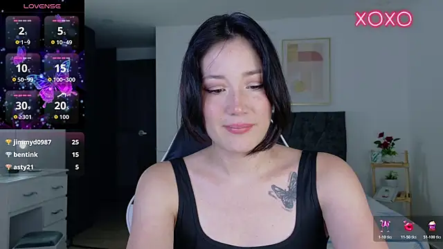 Eliih 01 online show from 11/18/25, 02:39