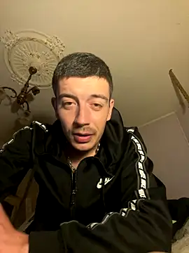 Snapshot of gb7572 chatting on 09/08/25, 07:24 gb7572 online show from 09/08/25, 07:24