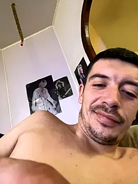 Snapshot of gb7572 chatting on 09/14/25, 02:27 gb7572 online show from 09/14/25, 02:27