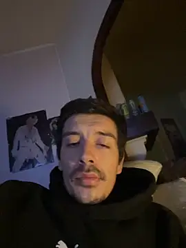 Snapshot of gb7572 chatting on 11/26/25, 04:02 gb7572 online show from 11/26/25, 04:02