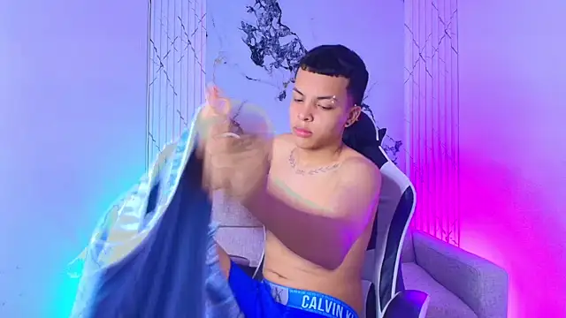 Snapshot of ThiagoCollin chatting on 09/10/25, 09:48 ThiagoCollin online show from 09/10/25, 09:48