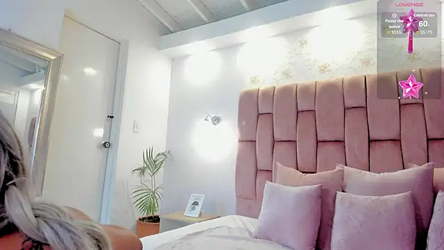 aishathornee online show from 09/24/25, 09:51