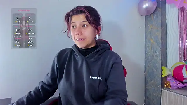 Snapshot of Raven_Rouge_ chatting on 07/14/26, 12:33 Raven Rouge online show from 07/14/26, 12:33